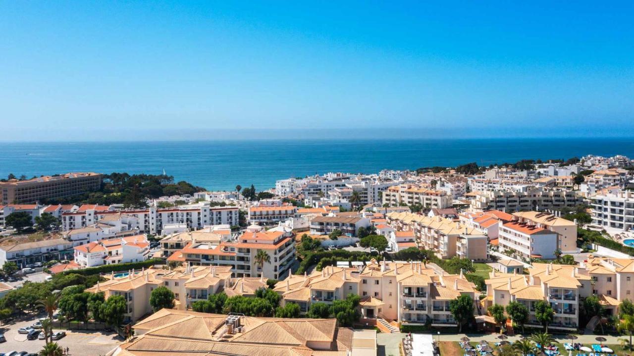 V3 Olhos Dagua Com Piscina Ac Wifi 800M Praia Villa Olhos de Agua  Kültér fotó